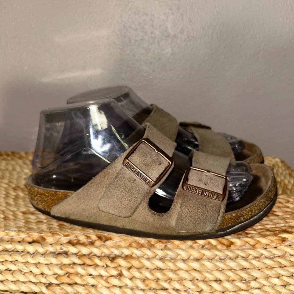 Birkenstock top Arizona, two strap Women's Sandals - Taupe Suede